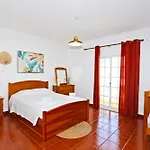 U - Casa Quinta Estacao Konukevi *