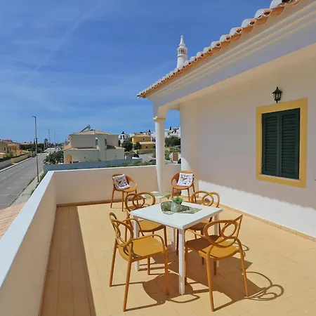 U - Casa Quinta Estacao * Lagos