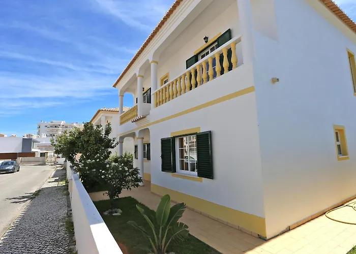 U - Casa Quinta Estacao * Lagos