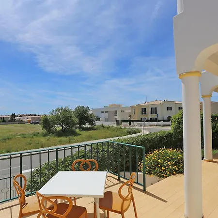 U - Casa Quinta Estacao 招待所 拉哥斯